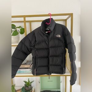 Womens size small puffer north face jacket